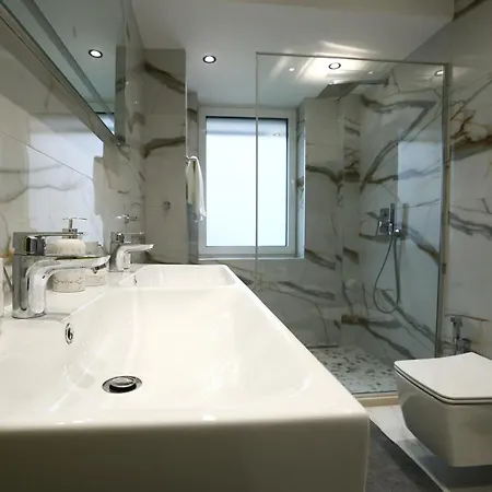 - Skanderbeg Square Apartmán