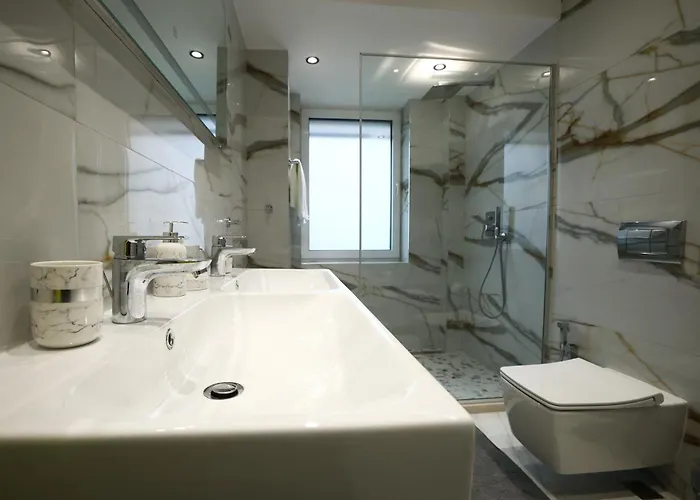 - Skanderbeg Square Apartmán